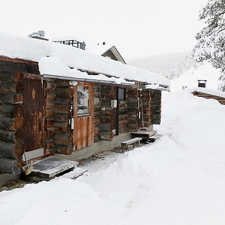 Classic Log Cabin Ski-In Ski-Out Леви Экстерьер фото