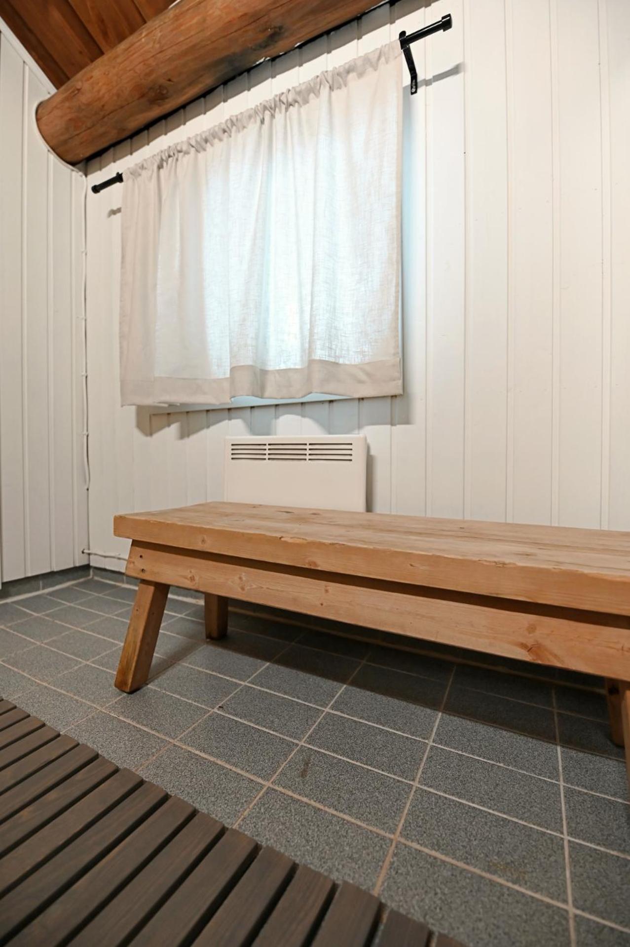 Classic Log Cabin Ski-In Ski-Out Леви Номер фото