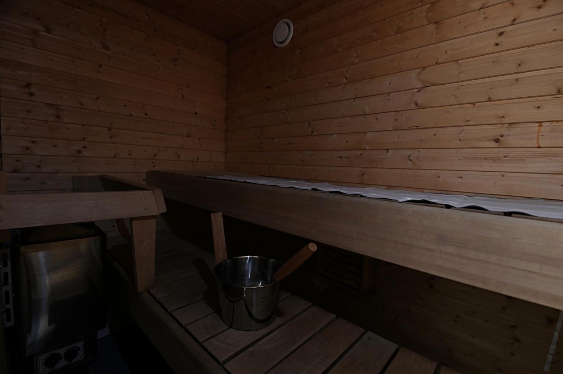 Classic Log Cabin Ski-In Ski-Out Леви Номер фото