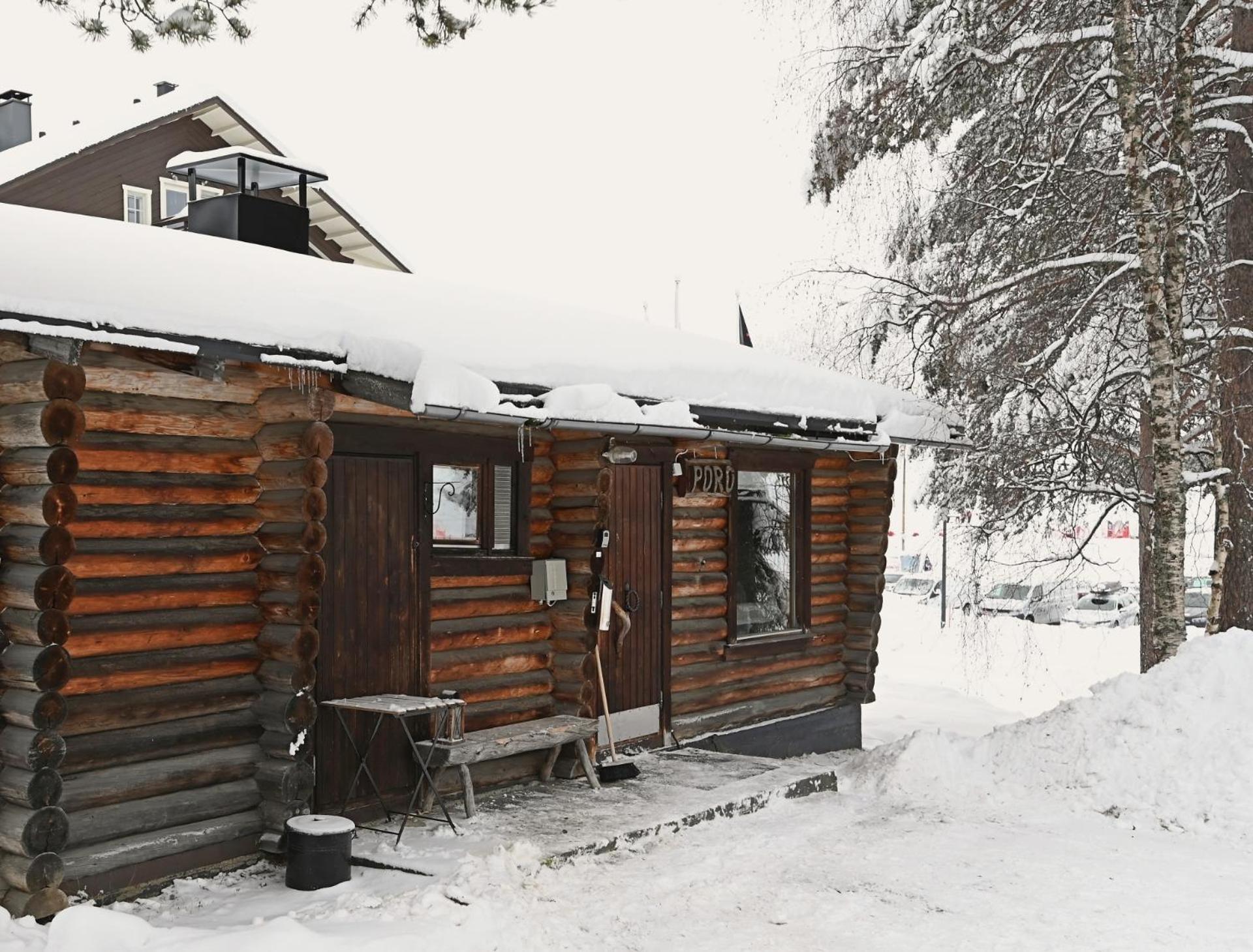 Classic Log Cabin Ski-In Ski-Out Леви Экстерьер фото