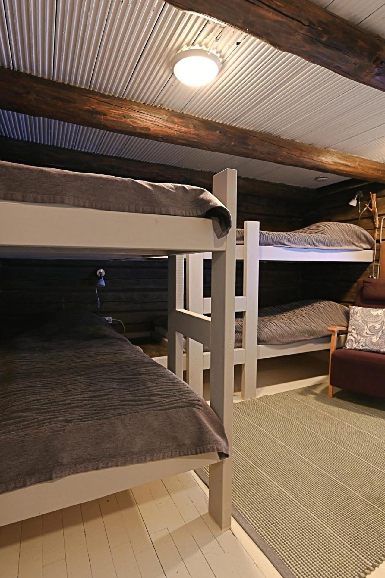 Classic Log Cabin Ski-In Ski-Out Леви Номер фото