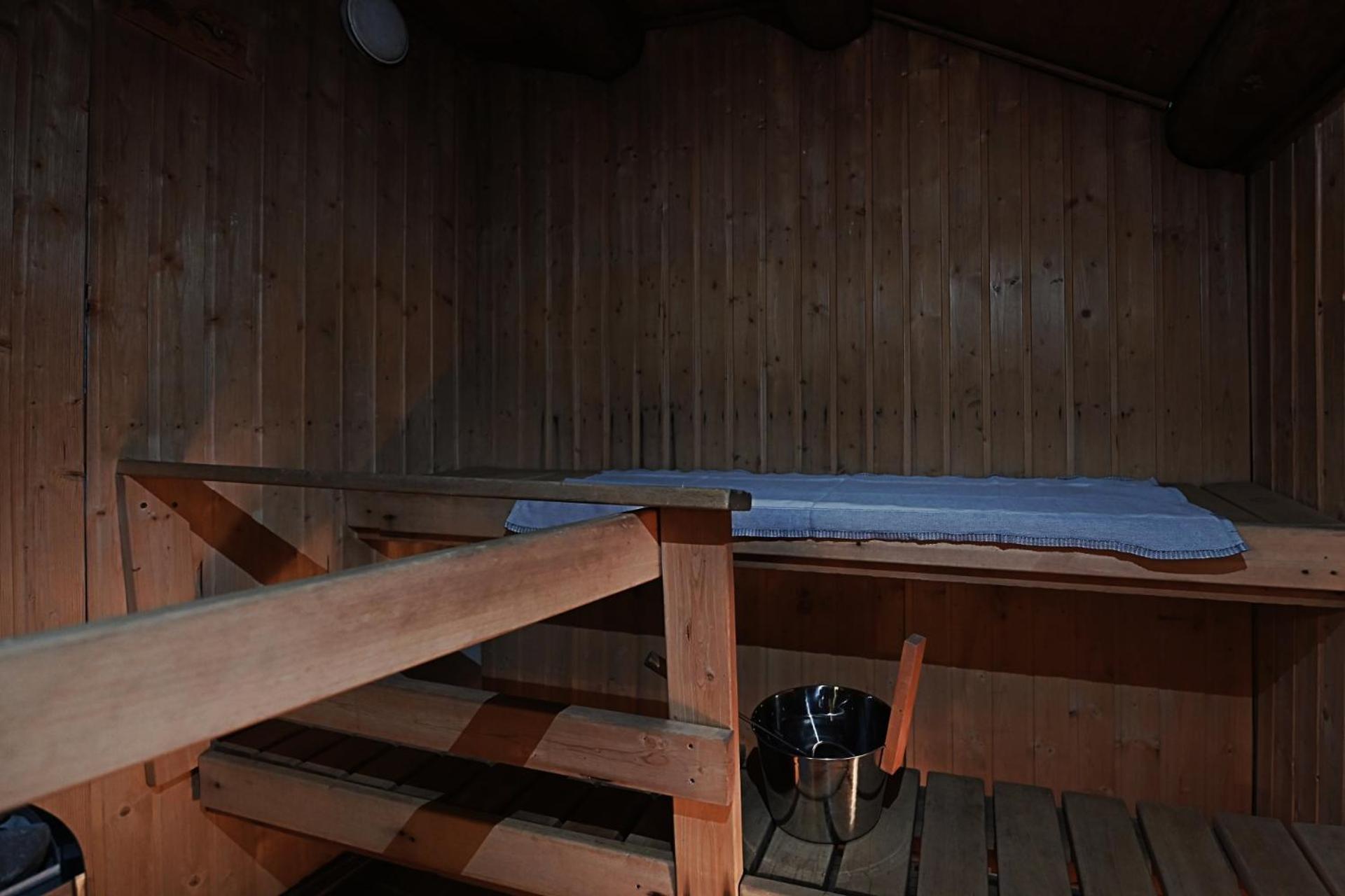 Classic Log Cabin Ski-In Ski-Out Леви Экстерьер фото
