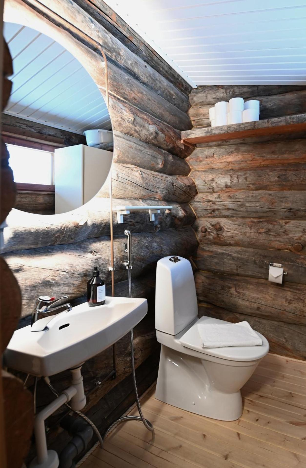 Classic Log Cabin Ski-In Ski-Out Леви Экстерьер фото