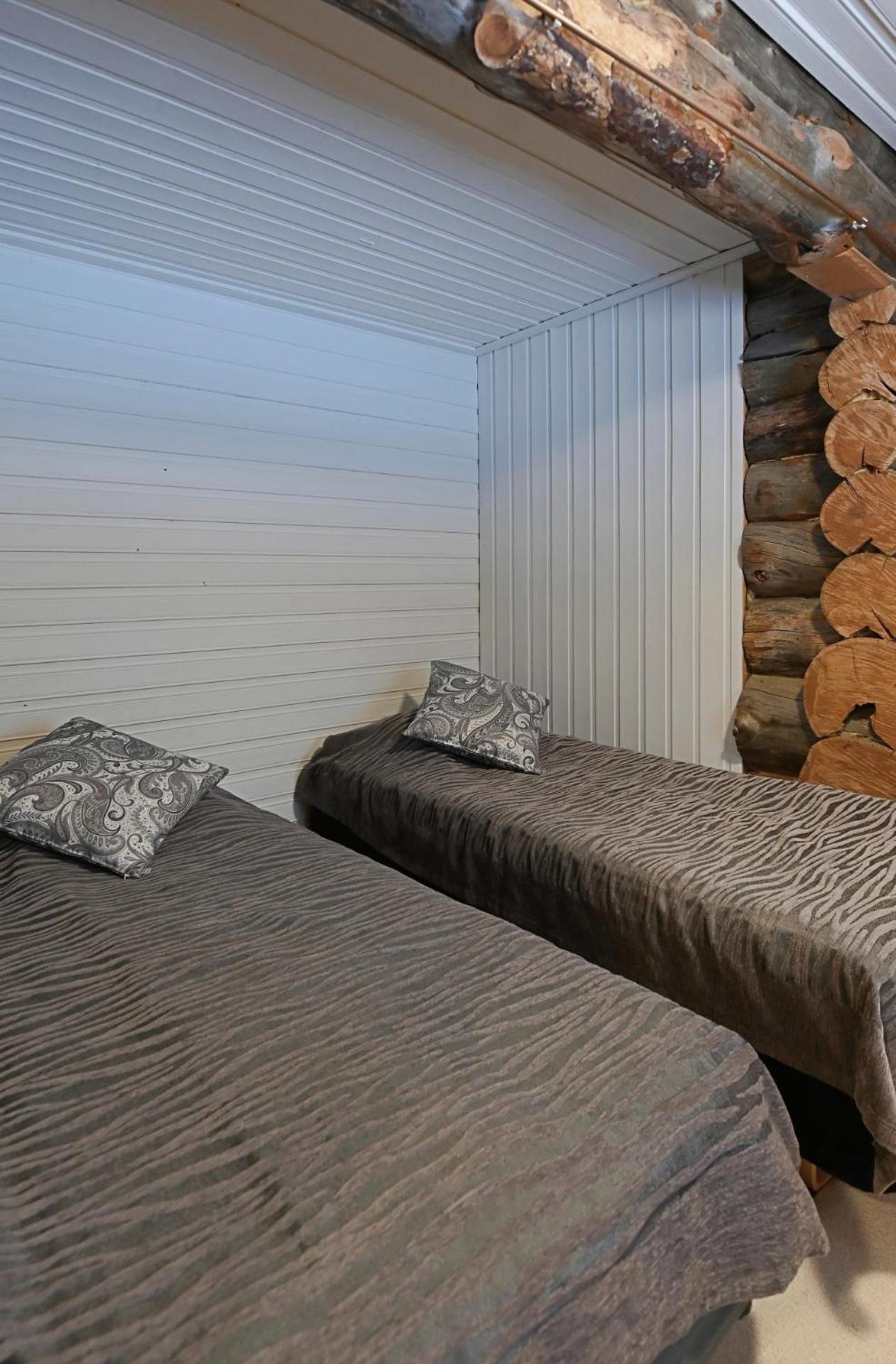 Classic Log Cabin Ski-In Ski-Out Леви Экстерьер фото