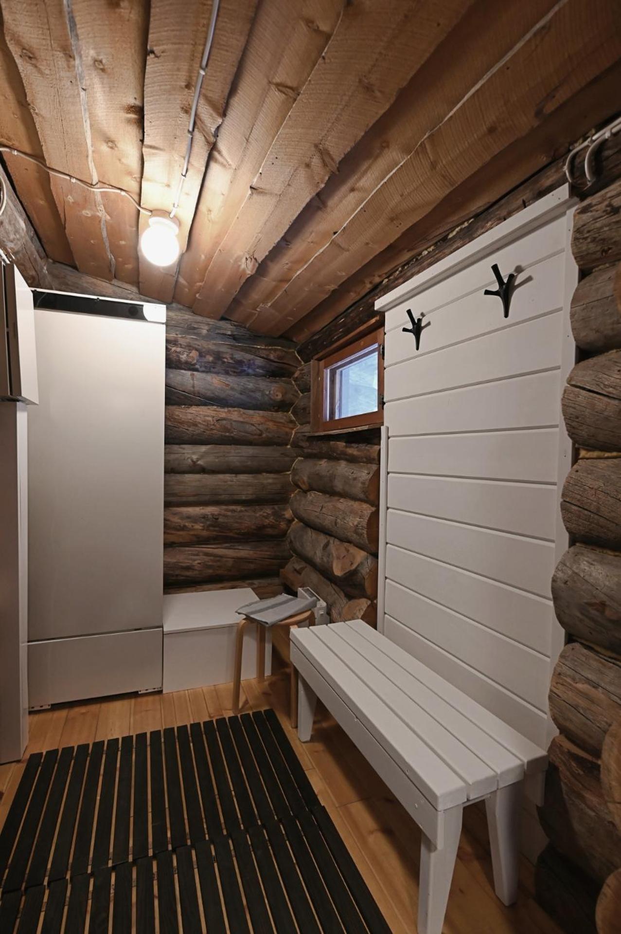 Classic Log Cabin Ski-In Ski-Out Леви Номер фото