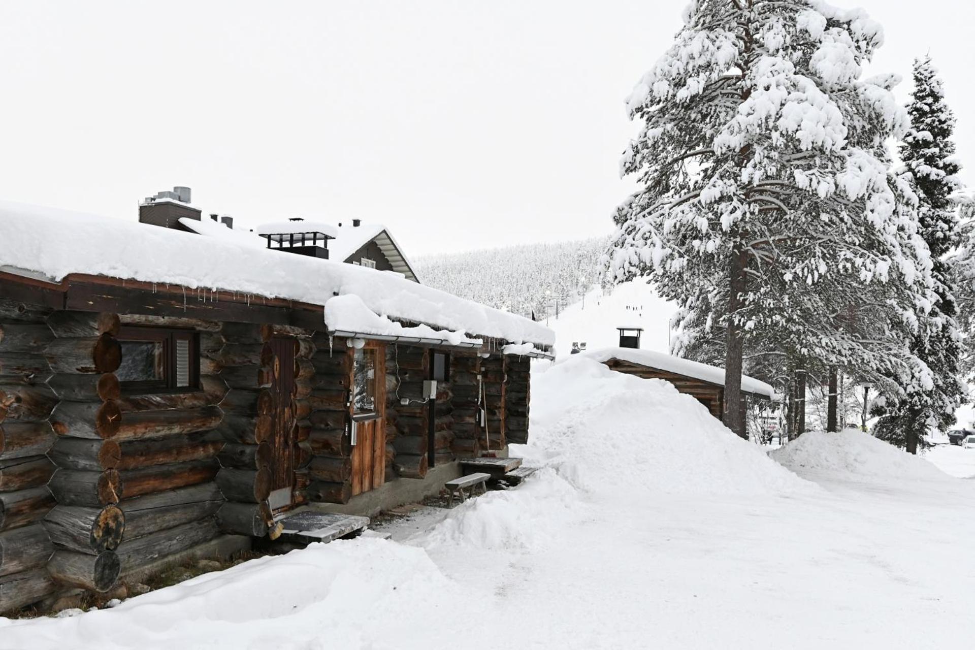 Classic Log Cabin Ski-In Ski-Out Леви Номер фото