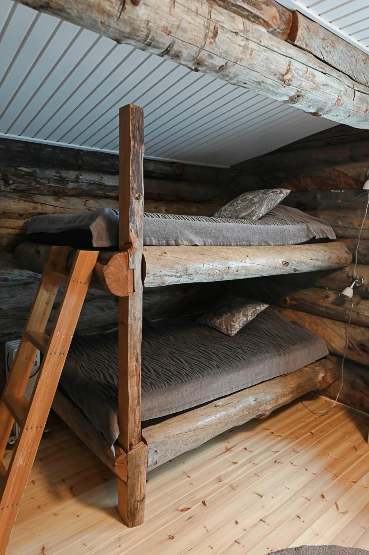 Classic Log Cabin Ski-In Ski-Out Леви Номер фото